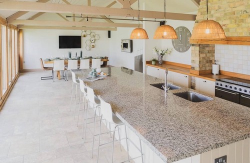 Howlett End House | Tye Barn in Brinkley