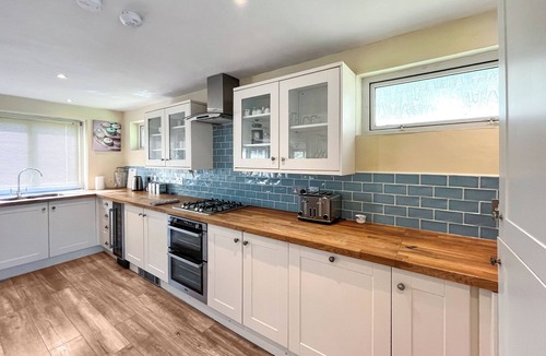 Mold Cottage | Tyn Y Celyn - UK48801