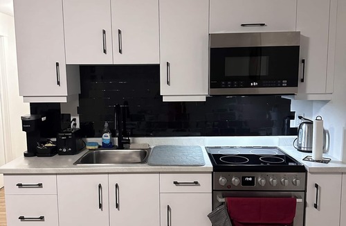 Moncton Apartment | Tynnah’s Place