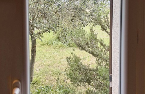 Saintes-Maries-de-la-Mer House | Typical Mazet in the Camargue with private terrace, surrounded by gardens