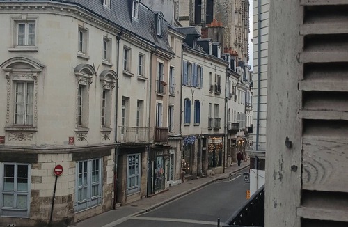 Old Town Apartment | Typical 1-star 2-room apartment facing Tours castle and cathedral