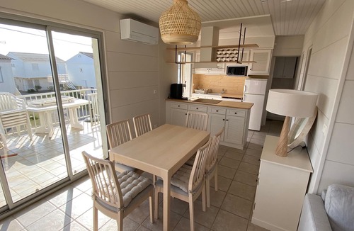 Gruissan Plage Ski Chalet | Typical air-conditioned chalet for 6-8 people located 150m from the beach