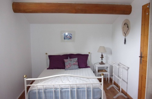 Bernis House | Typical air-conditioned apartment near the beach