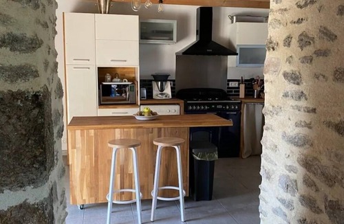 Saint-Gilles-Pligeaux House | Typical Breton farmhouse in the heart of the Argoat region. Go green!