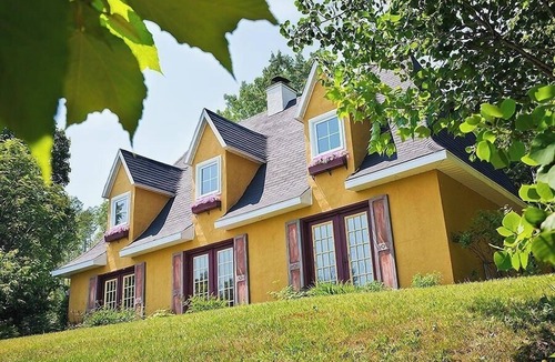 Pointe-au-Pic House | Typical bucolic house of Charlevoix