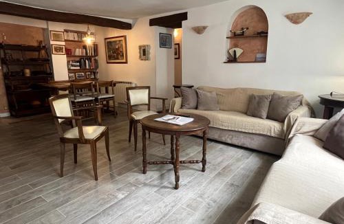 Quartier Sainte-Avoye Apartment | Typical Marais 3 bedroom - Beaubourg