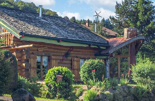 Tendon House | Typical mountain chalet for a total change of scenery from everyday life.