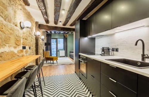 Arsenal Apartment | Typical Parisian Apartment in Le Marais#4 pers