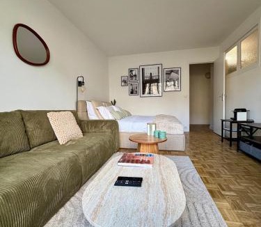 Grenelle Apartment | Typical Parisian apartment with balcony, Eiffel Tower
