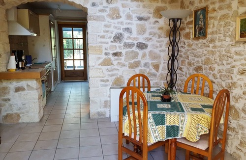 Venejan Apartment | Typical Provencal apartment