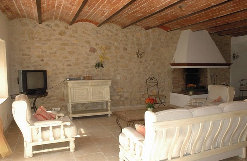 Villelaure Other | Typical Provencal farmhouse