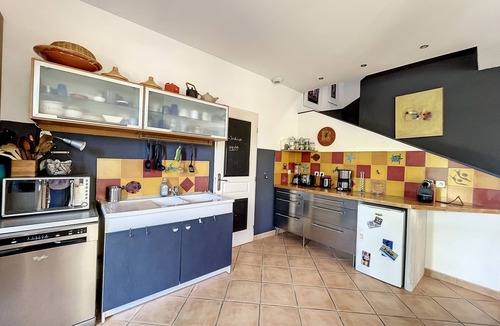 Cadenet Villa | Typical provencal villa