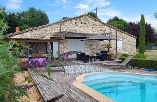 Montaigu-de-Quercy House | Typical Quercy single storey house, with heated pool
