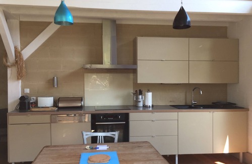 Messanges House | Typical regional house, fully and tastefully renovated with old bricks and beams, very sunny surrounded by old trees & vinyards, close to huge beaches & golf courses.