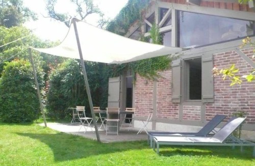 Messanges House | Typical regional house, fully and tastefully renovated with old bricks and beams, very sunny surrounded by old trees & vinyards, close to huge beaches & golf courses.