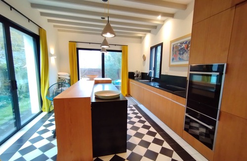 La Baule-Escoublac House | Typical renovated house for 10 people, 250m from the beach Benoît