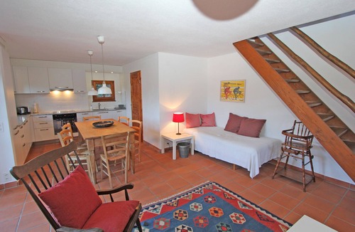 Magadino House | Typical Ticino house in an elevated position in Gambarogno