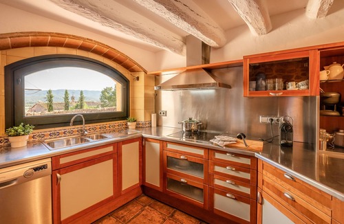 Cruilles House | Typical town house just 20 minutes from the beach and Girona
