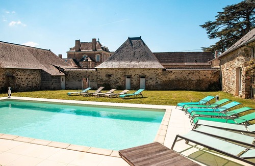 Longuefuye Cottage | Typically Angevine farmhouse, heated pool