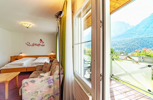 Engadin Scoul Hotel | Typically Swiss Hotel Altana