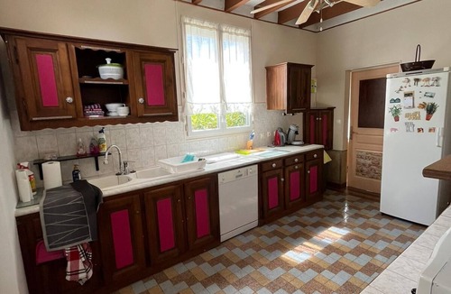 La Chapelle-sur-Loire House | Typique Maison Tourangelle en Pierre de Tuffeau