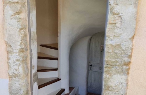 Malemort-du-Comtat House | Typique Maison de Village Provençal