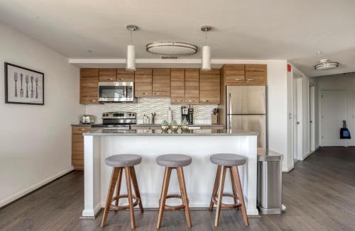 McLean Apartment | Tysons Corner 2br w pool fire pit nr mall WDC-810