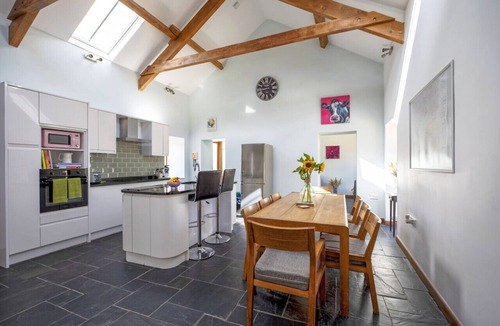 Pentrefelin House | Tywi Barn - 3 Bedroom