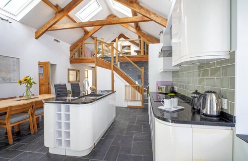 Pentrefelin House | Tywi Barn - 3 Bedroom