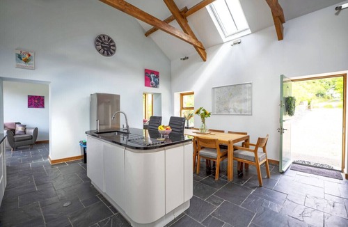 Pentrefelin House | Tywi Barn - 3 Bedroom