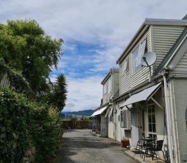 Paraparaumu Beach Hotel | U Studios Paraparaumu Beach