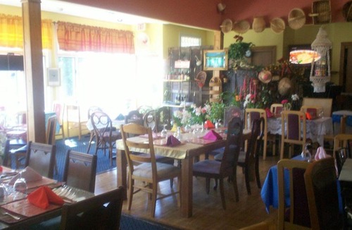 Staunton Bed & Breakfast | Ubon Thai Victorian Inn & Restaurant
