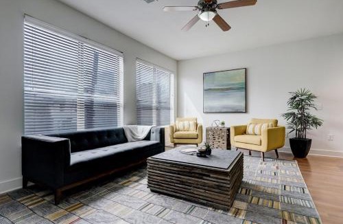 River Oaks Apartment | UBP - Luxury 1 Bed Apt Montrose Resort Living