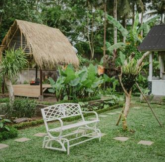 Ubud Bed & Breakfast | Ubud White Cottage