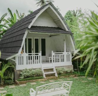 Ubud Bed & Breakfast | Ubud White Cottage