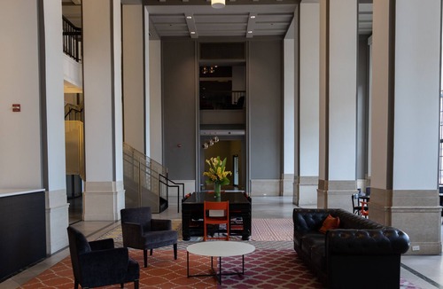 East Hyde Park Apartment | UChicago, Sci Museum | Lake View + Gym | Zencity