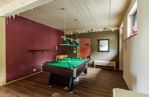 Meikirch House | Uelis-Stöckli-Gästezimmer auf Bauernhof mit Wellness, Billiard und Alpakatrekking
