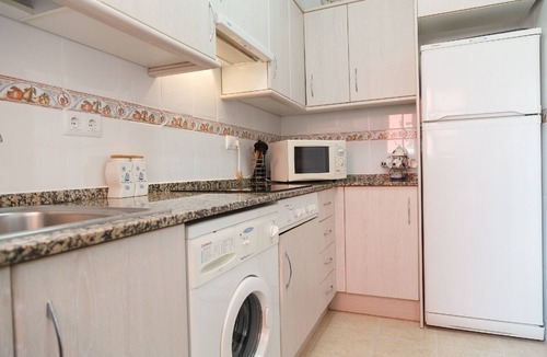 Miami Platja Ski Chalet | UHC CASA L'ESCALA · FAMILY HOUSE · QUIET AREA · COMMUNAL POOL