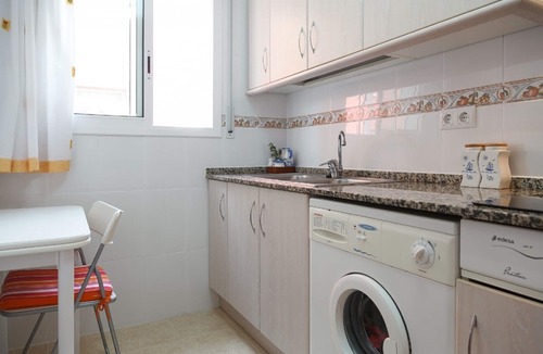 Miami Platja Ski Chalet | UHC CASA L'ESCALA · FAMILY HOUSE · QUIET AREA · COMMUNAL POOL