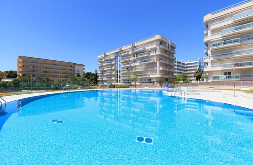 Salou City Centre Apartment | UHC LARIMAR - Fantastic family apartment with swimmingpool