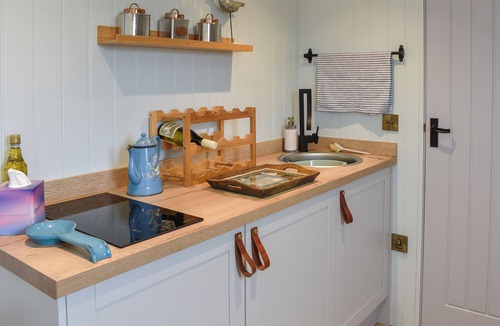 Pagham Cottage | UK41302 - Shepherd's Beachhouse