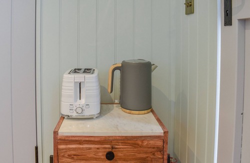 Pagham Cottage | UK41302 - Shepherd's Beachhouse