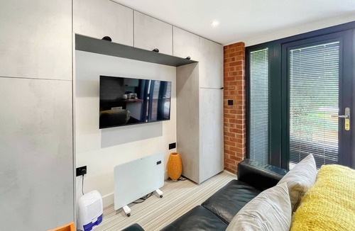 Pagham Cottage | UK47672 - The Cabin