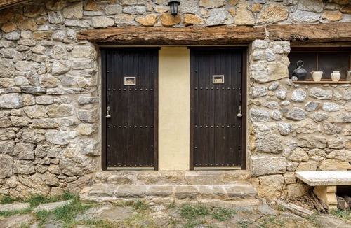 Montagut Apartment | 'Ull De Llebre' Room with Mountain Views, Shared Pool and Shared Terrace