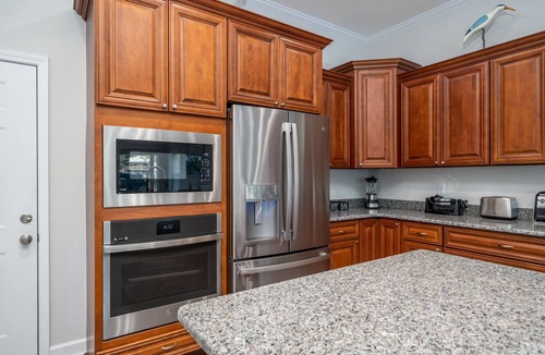 Piney House | Ultimate Spacious Luxury Retreat! Boat Slip, 2 Jet Ski Slips, Kayaks, Hot Tub!