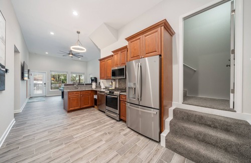 Piney House | Ultimate Spacious Luxury Retreat! Boat Slip, 2 Jet Ski Slips, Kayaks, Hot Tub!