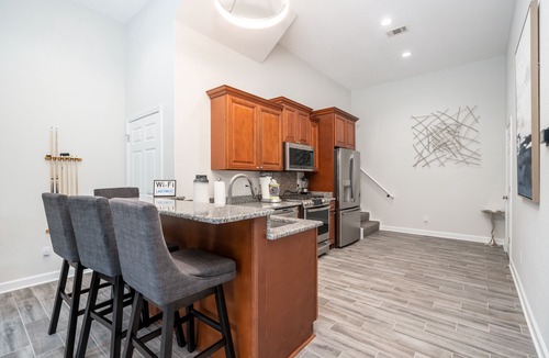 Piney House | Ultimate Spacious Luxury Retreat! Boat Slip, 2 Jet Ski Slips, Kayaks, Hot Tub!