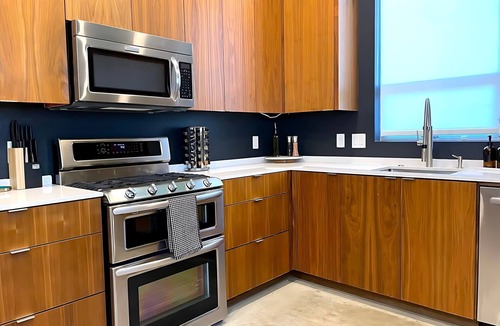 East Cesar Chavez House | Ultimate 10BR Group Getaway—6min to Rainey Street