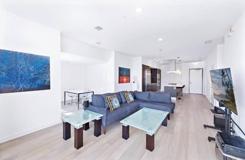 Santa Ana Apartment | Ultimate 25th-Floor Retreat – Unmatched City & Mountain Views