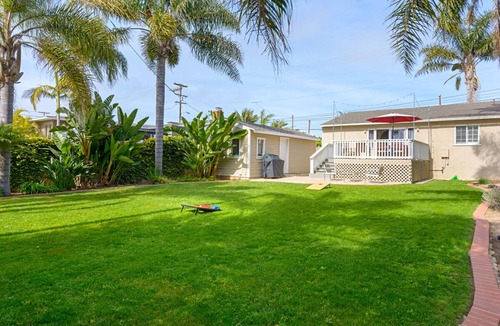 Carlsbad House | Ultimate beach bungalow w/huge yard - 1 block to beach